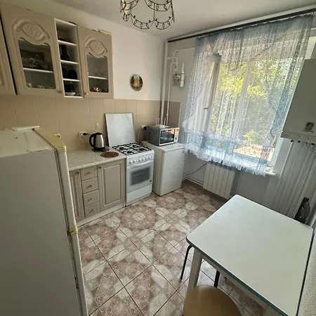 затишна 1 кімнатна *