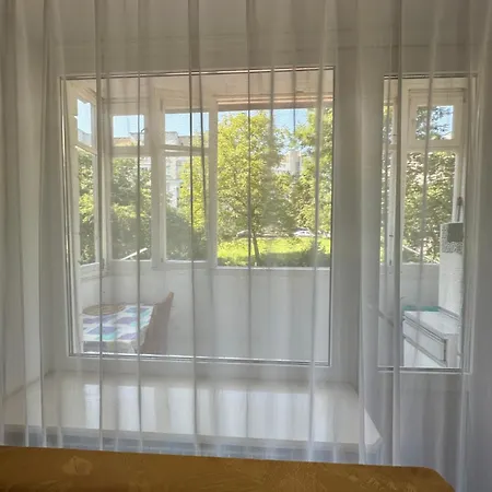 затишна 1 кімнатна